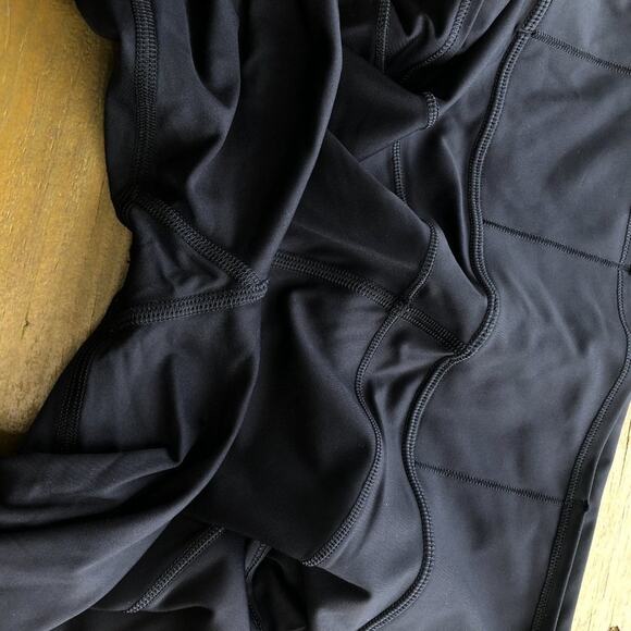 Lululemon Black 19” Crop Leggings - Picture 4 of 4